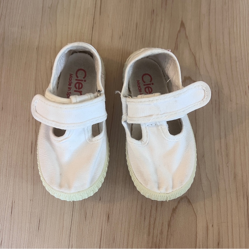 Cienta Toddler White Canvas T-Strap Shoes Sneakers Size 20